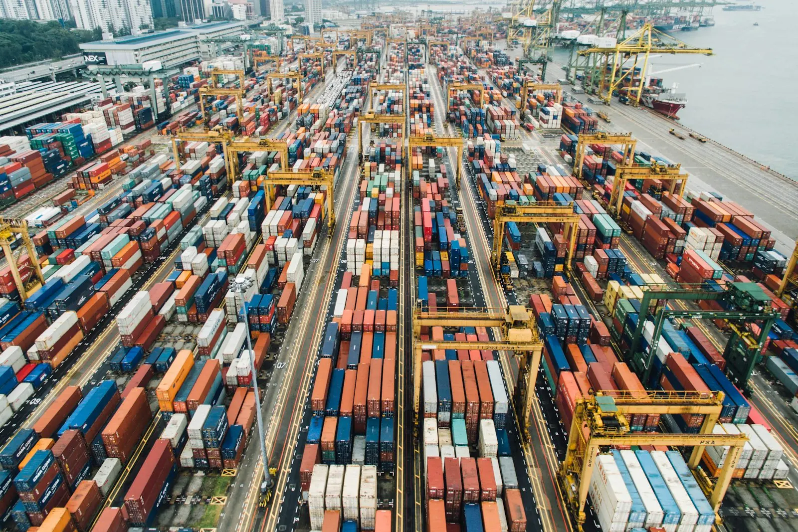 Methanol bunkering operation at a major port